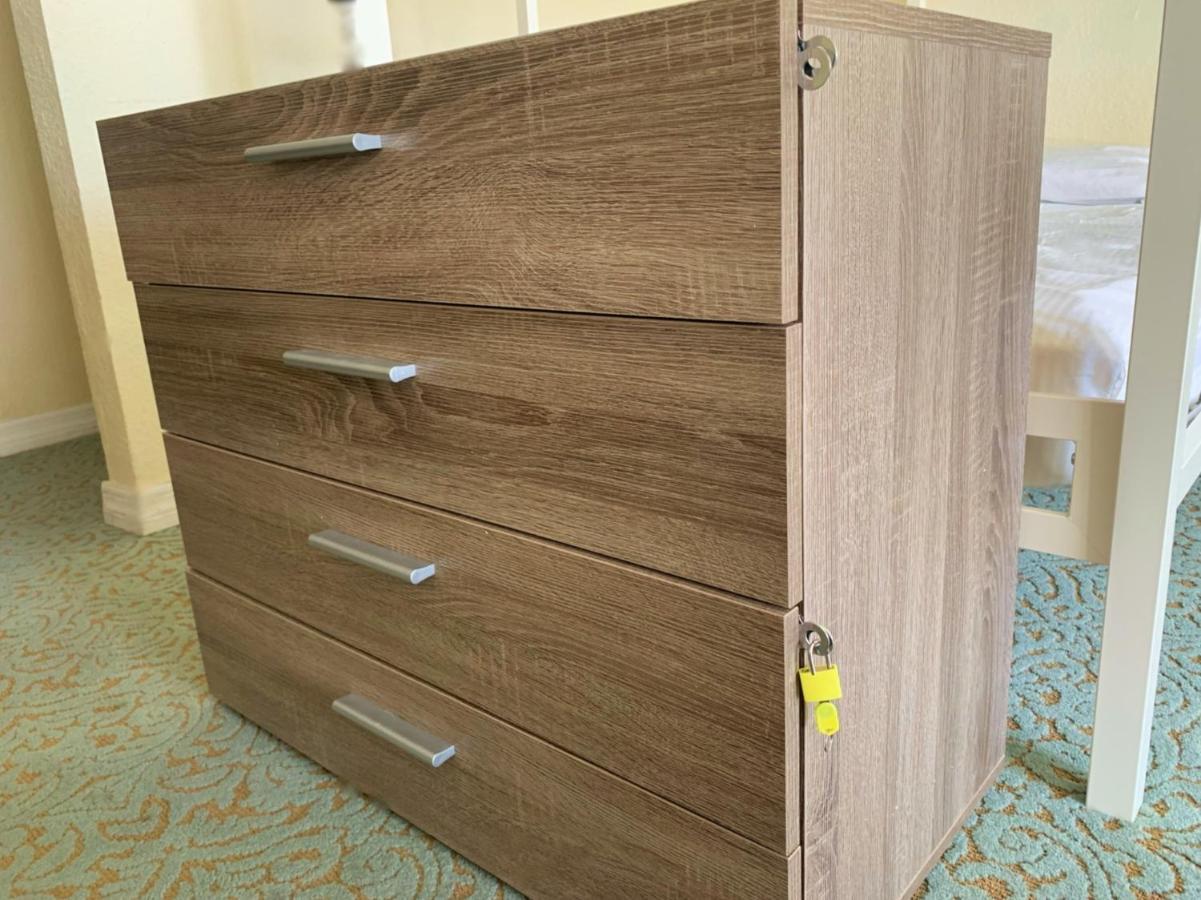 Cama em Dormitório Feminino com 6 Camas