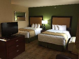Deluxe Studio with Two Double Beds - Non-Smoking