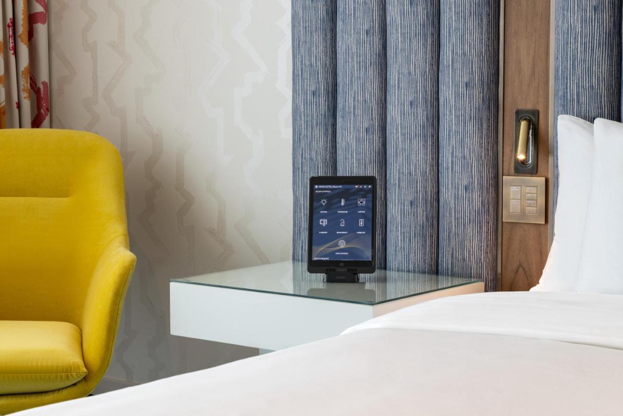 Habitación con balcón - 1 cama extragrande - Adaptada para personas con discapacidad