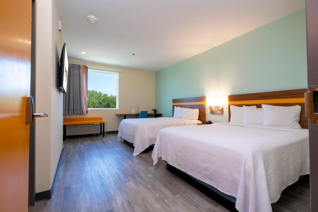 Business Zimmer mit 2 Queensize-Betten, barrierefrei – Nichtraucher