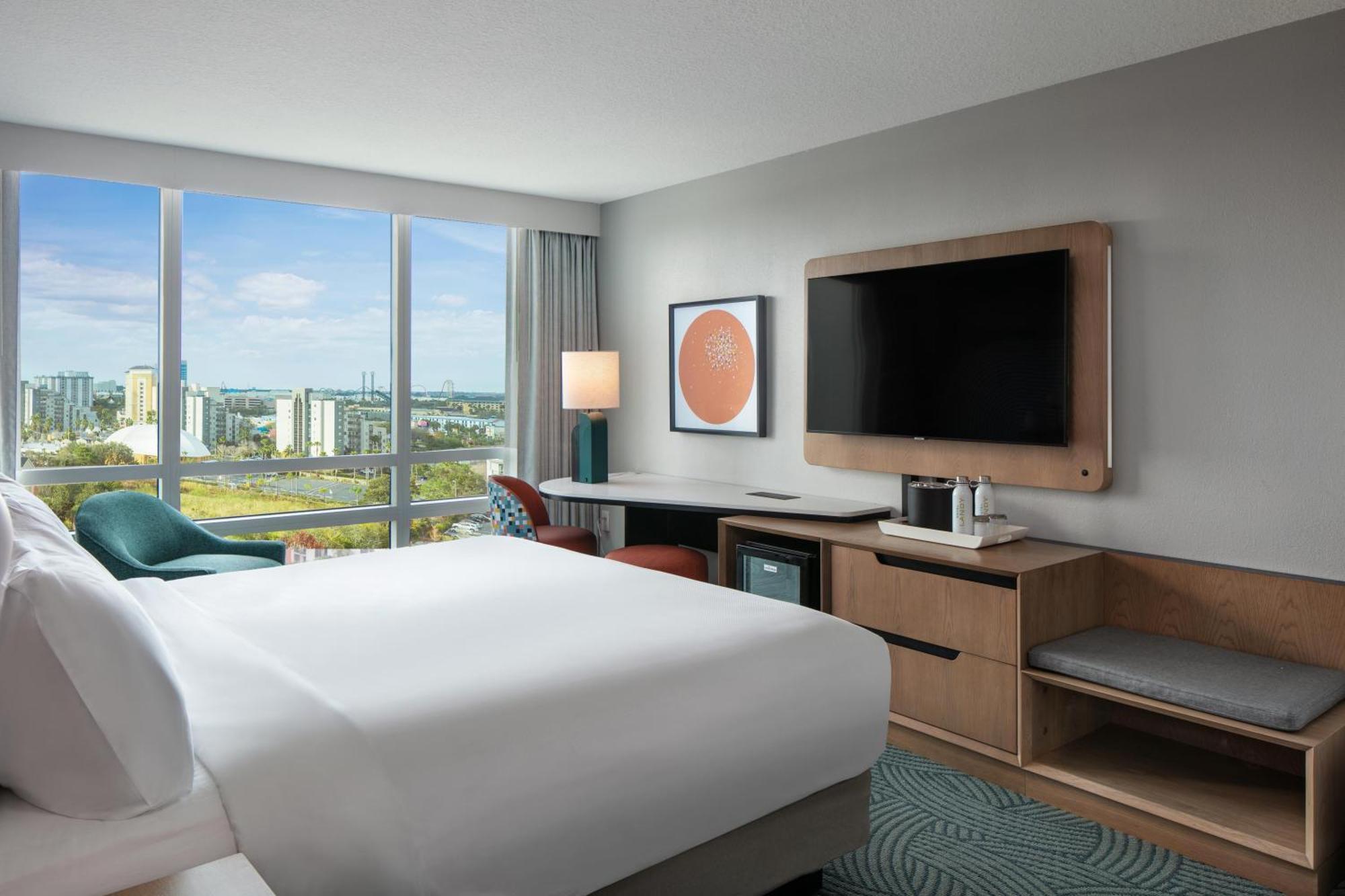 Deluxe King Room Skyline View