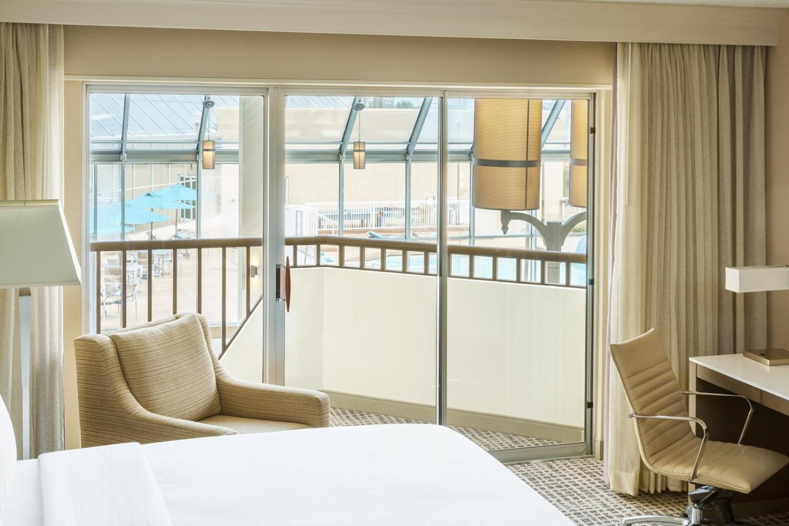 King Room Balcony Non-Smoking