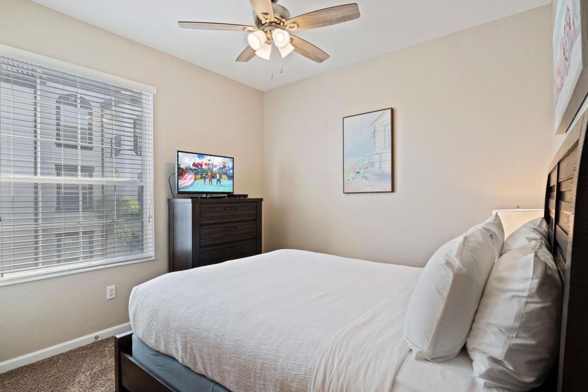 Deluxe Three-Bedroom Apartment