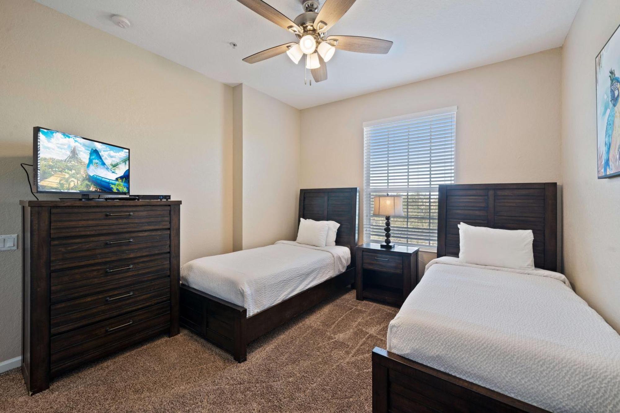 Deluxe Three-Bedroom Apartment