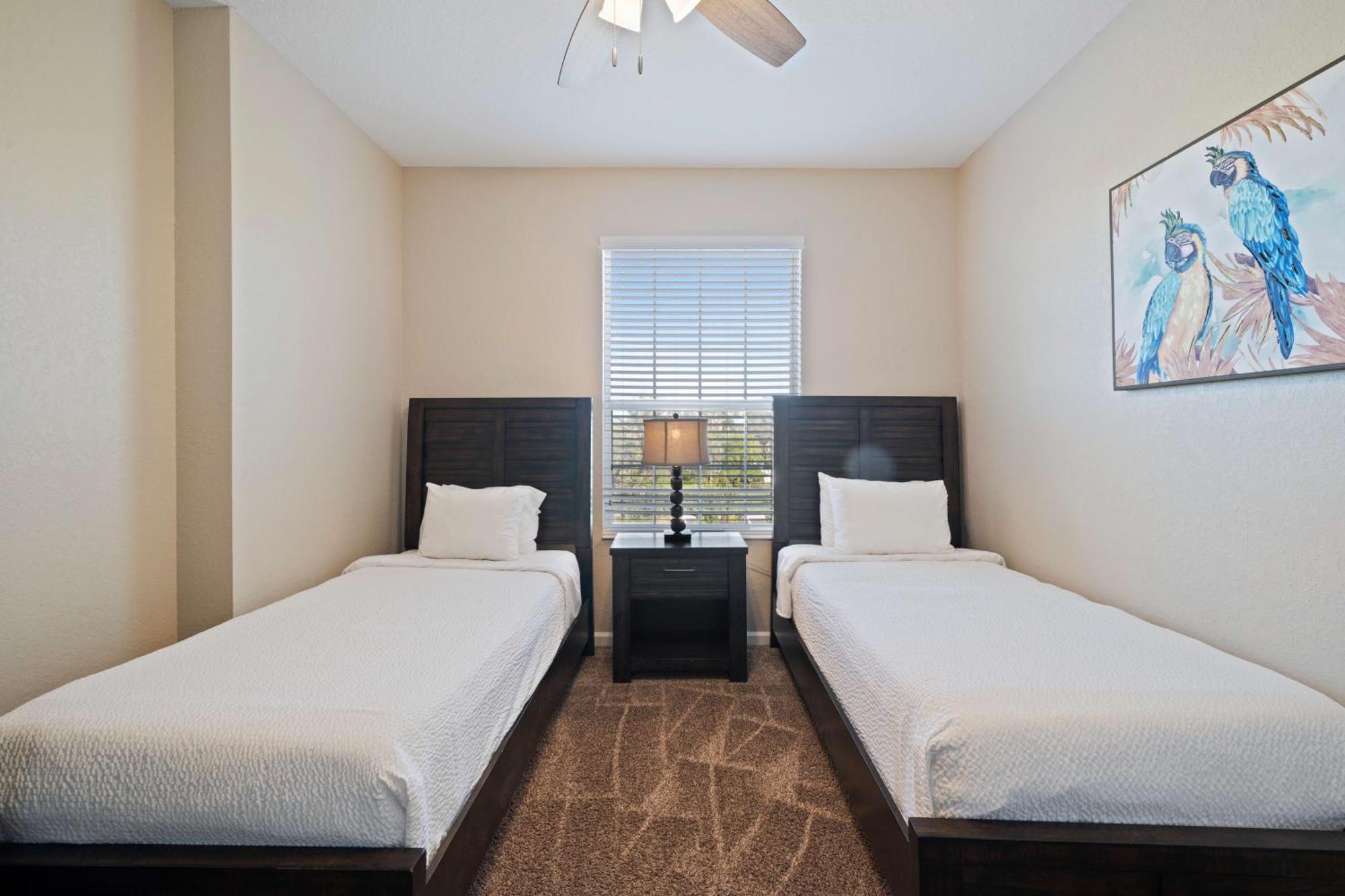 Deluxe Three-Bedroom Apartment
