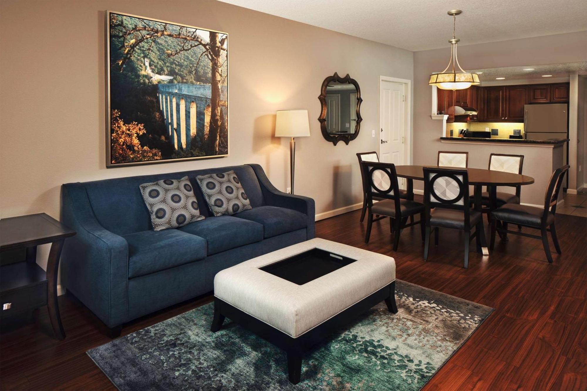 Two Bedroom Suite sofabed & balcony