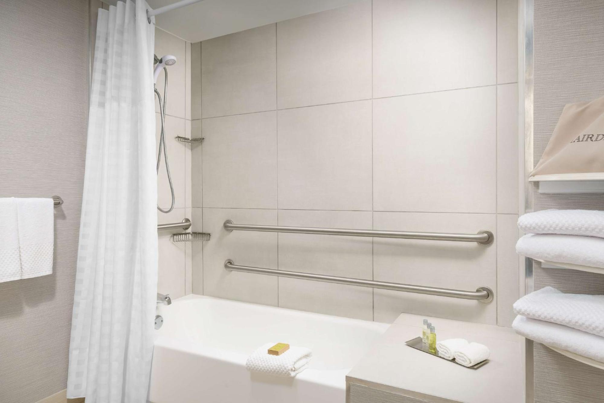 King Room Mobility or Hearing Accessible Bath Tub