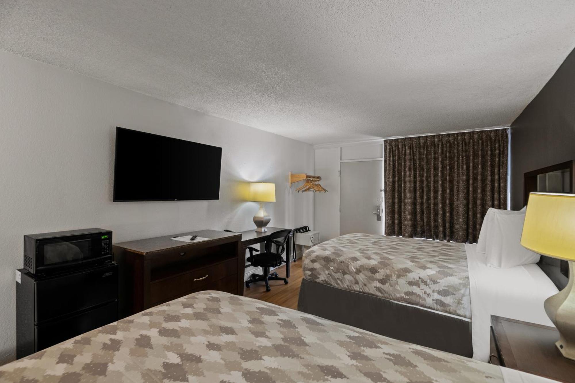 Quarto Duplo com 2 Camas de Casal - Não Fumantes