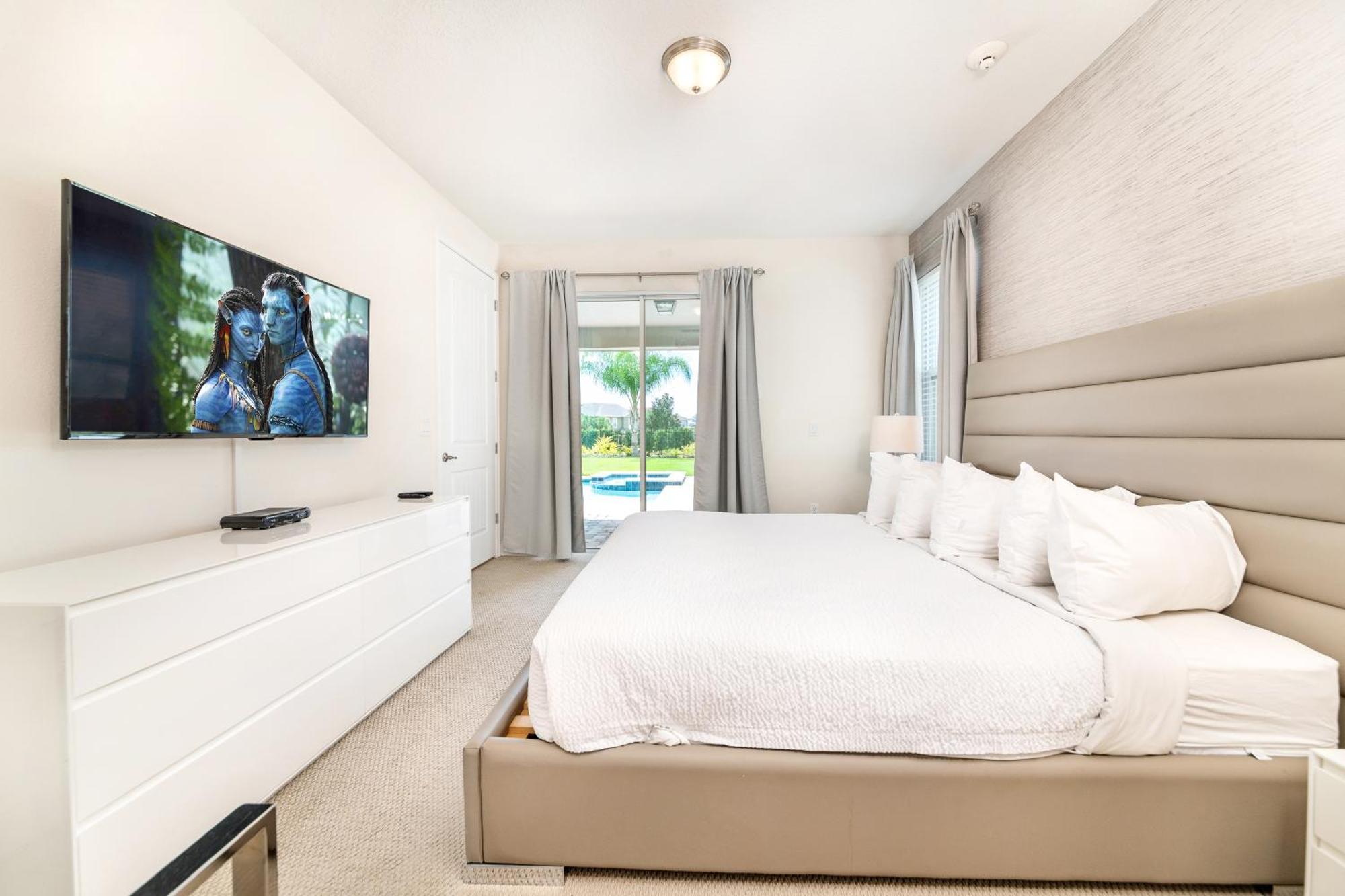 Eight-Bedroom Holiday Home