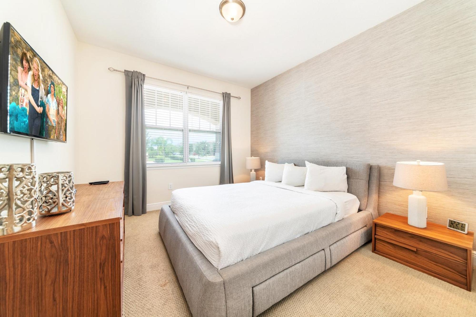 Eight-Bedroom Holiday Home