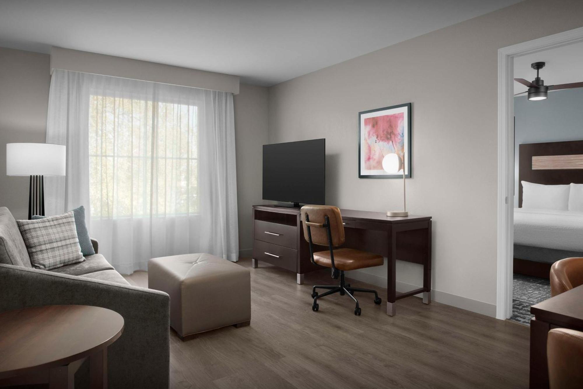 One-Bedroom King Suite Non-Smoking