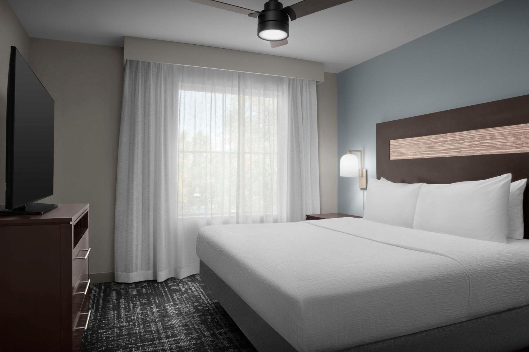One-Bedroom King Suite Non-Smoking