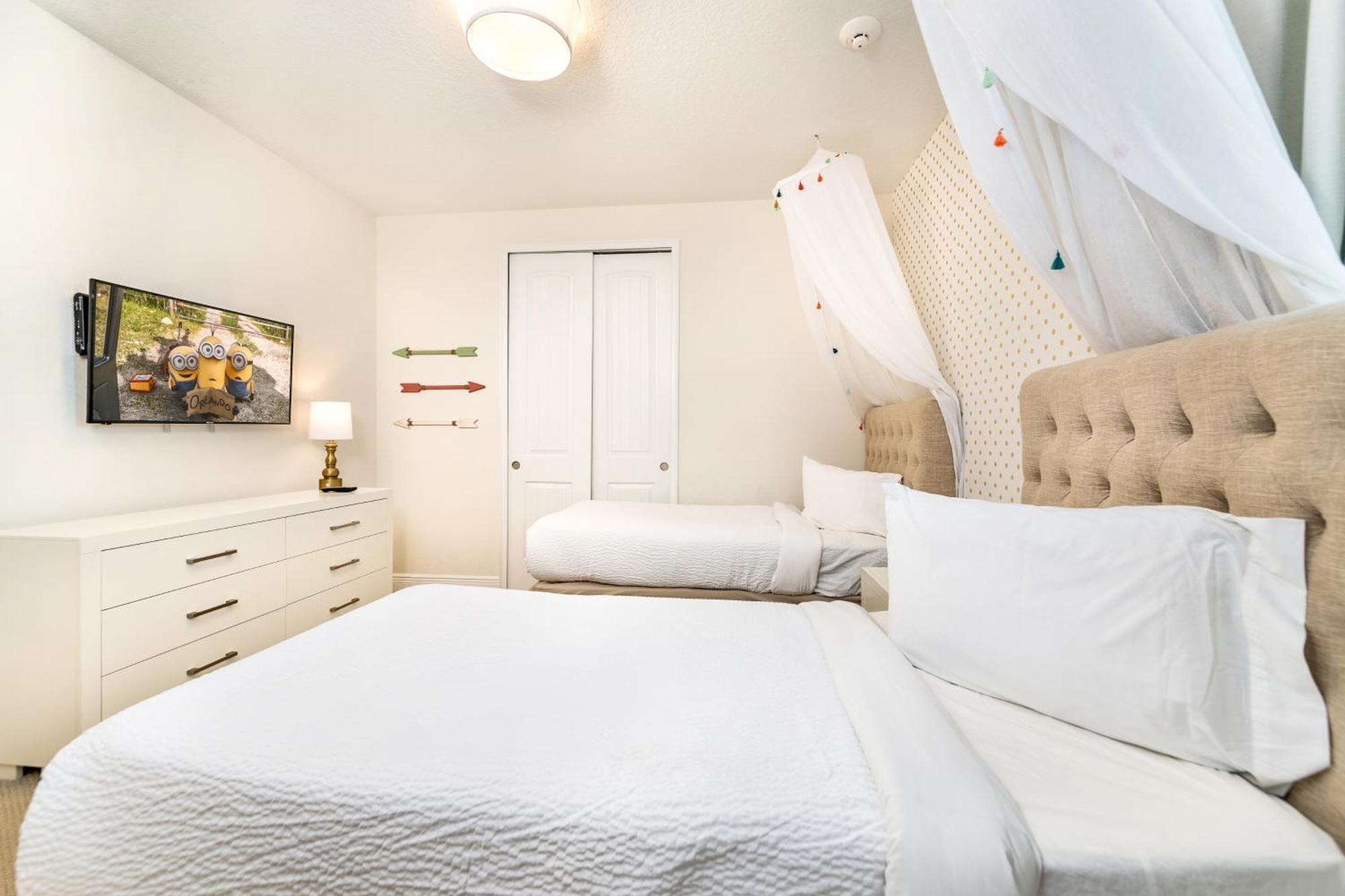 Eight-Bedroom Holiday Home