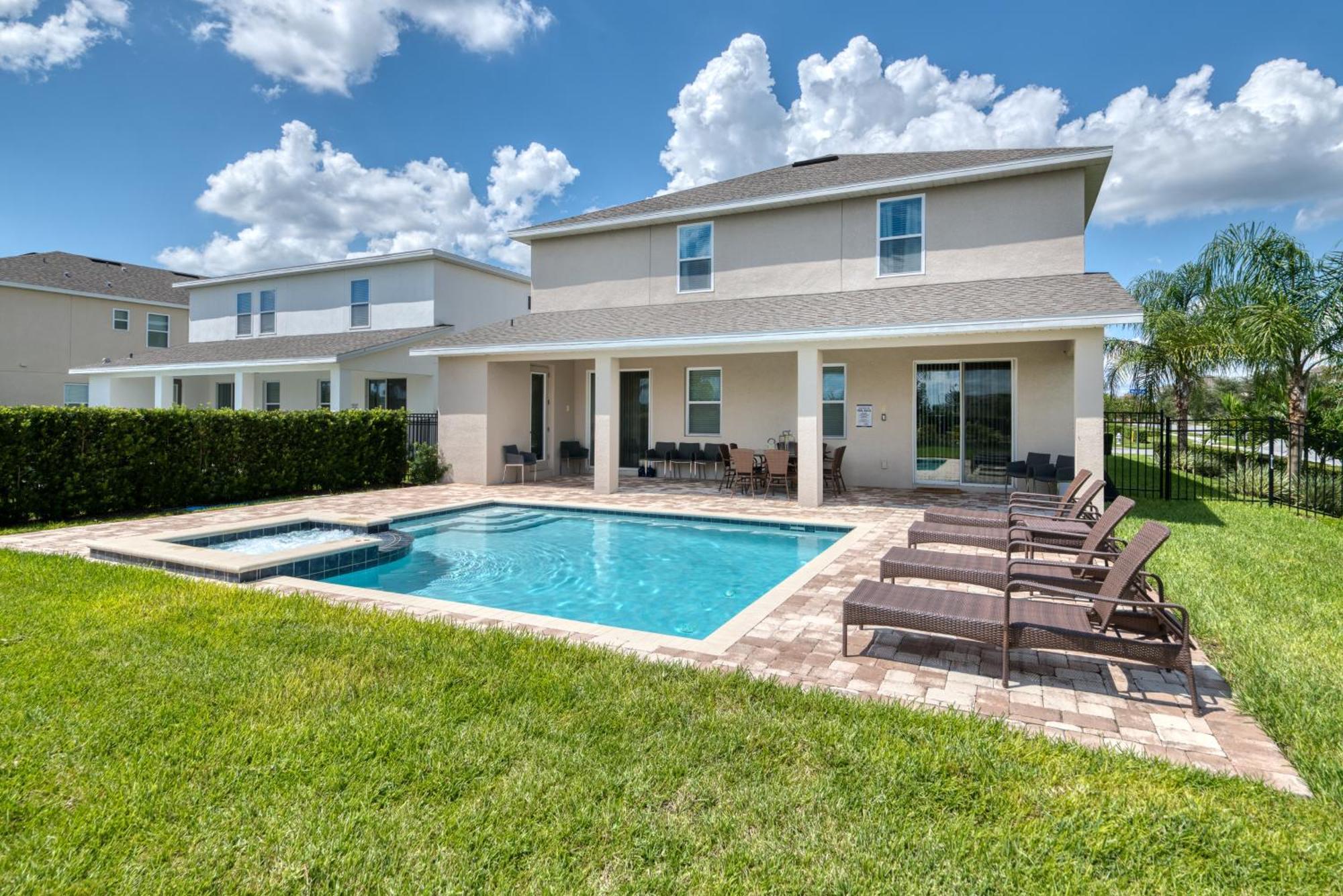 Eight-Bedroom Holiday Home