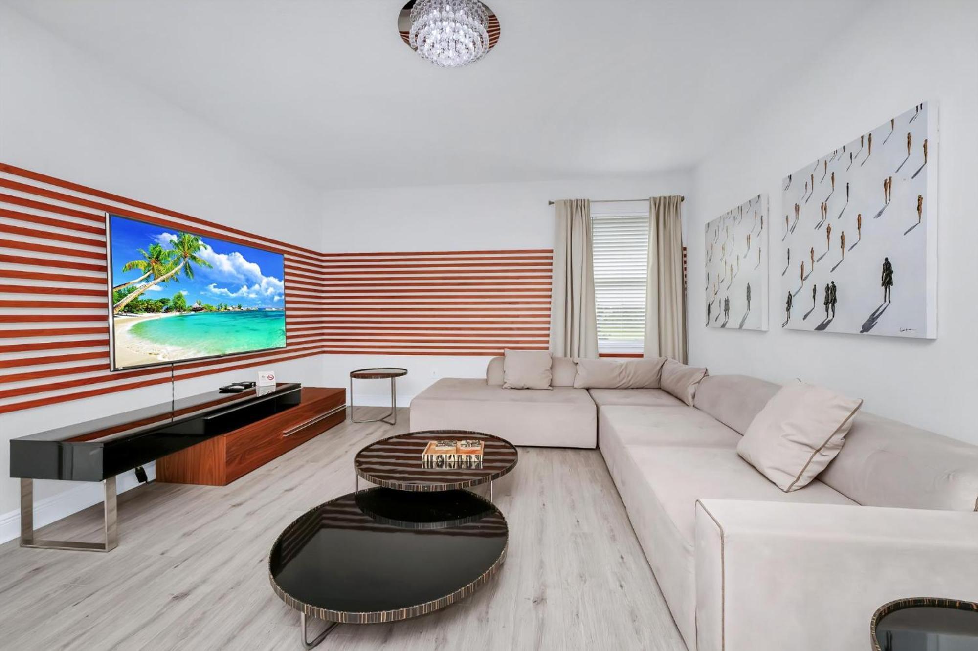Eight-Bedroom Holiday Home