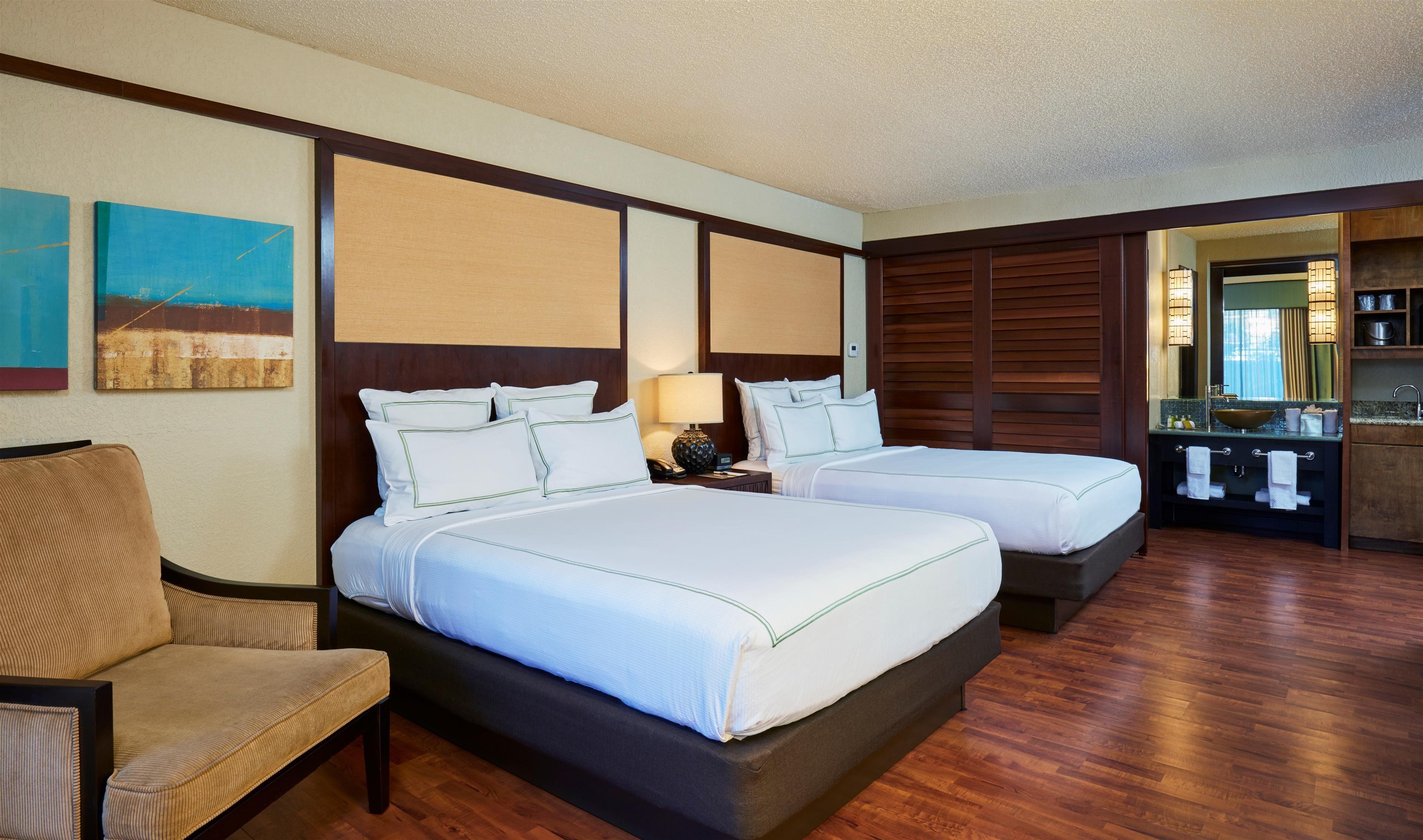 Deluxe Queen Room with Two Queen Beds - Wet Bar