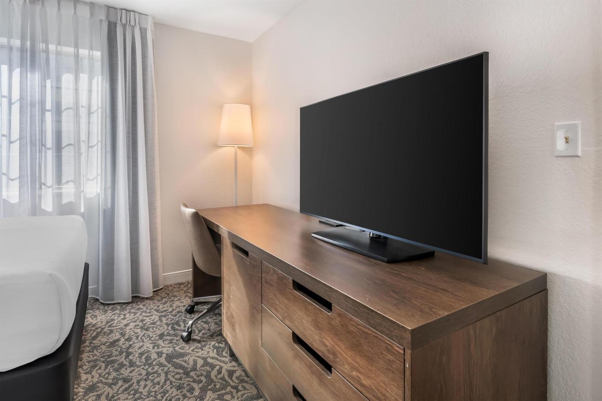 Suite mit 2 Schlafzimmern, mit Kingsize-Bett und 2 Doppelbetten