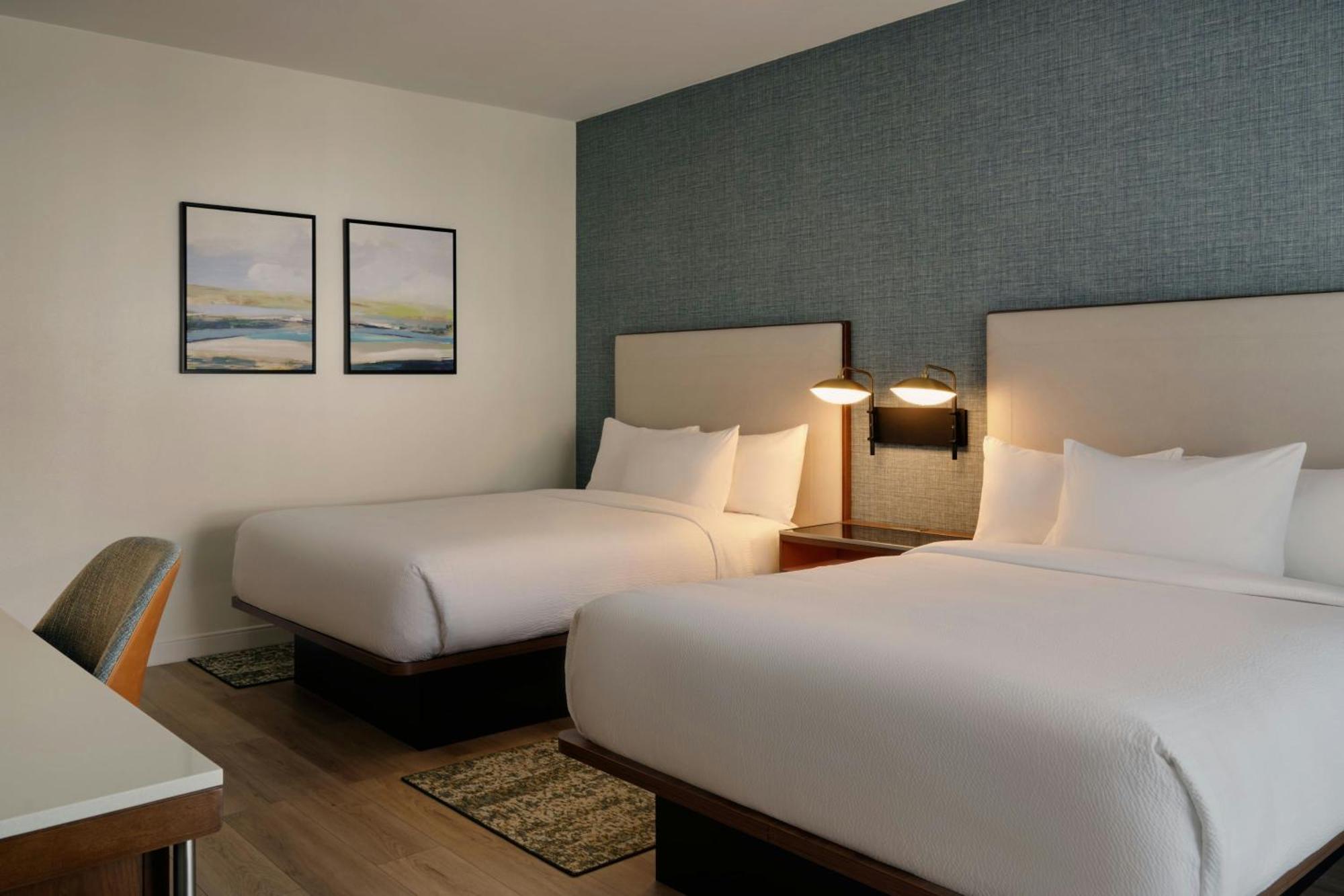 Queen Room with Two Queen Beds,1758327503:JPEG