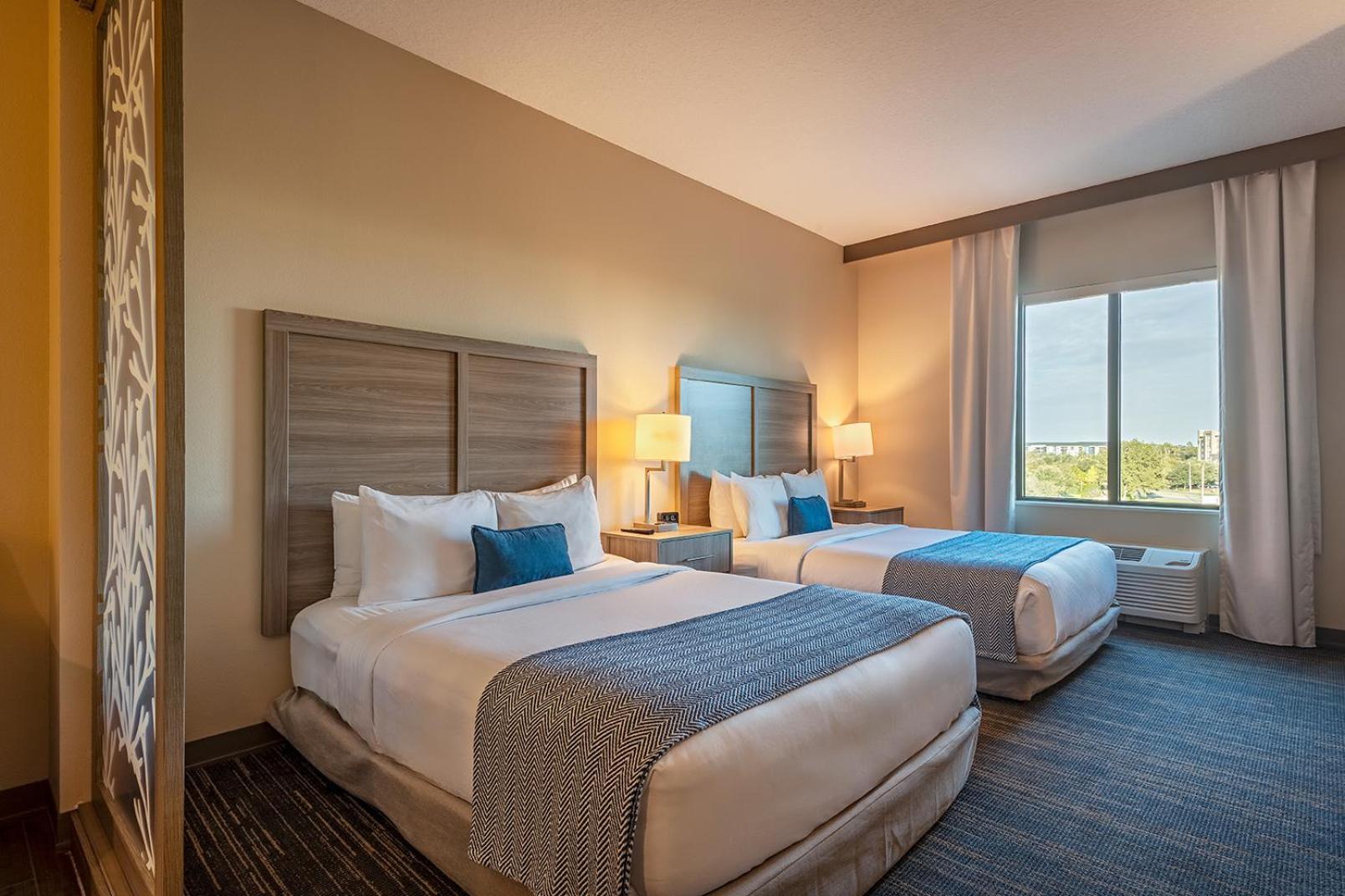 Suite doble con cama grande ADA (4 adultos + 1 niño)