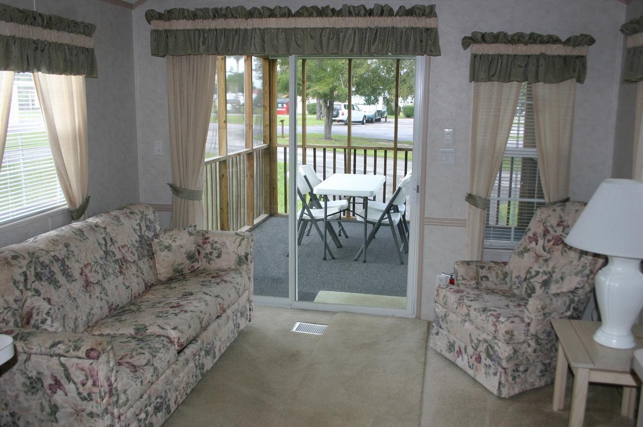 One-Bedroom Park Model Cabin