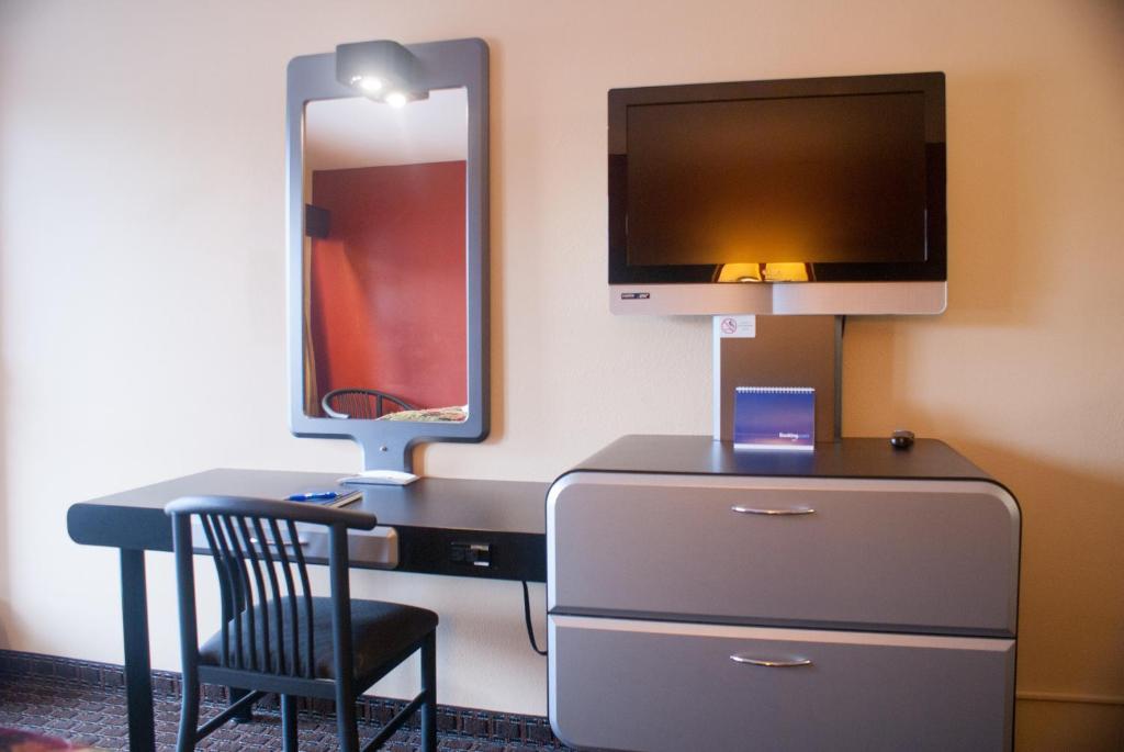 King Room - Non-Smoking,141308496:JPEG