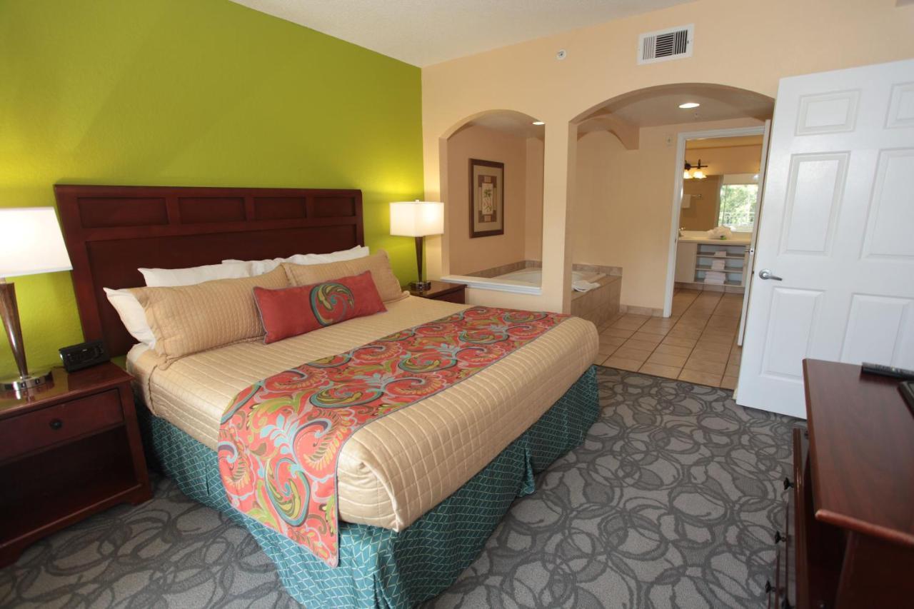 Deluxe King One Bedroom Suite Pool View,724753633:JPEG