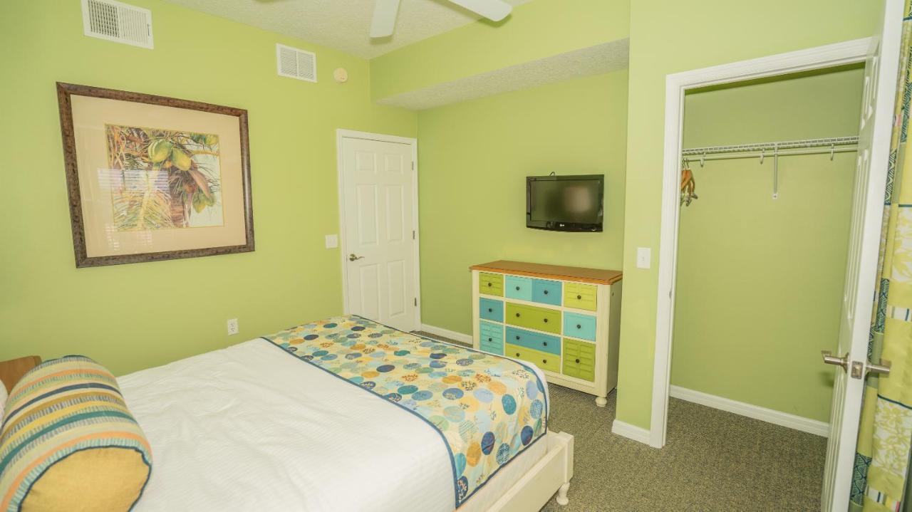 Two-Bedroom Condo Sofa Bed Full Kitchen