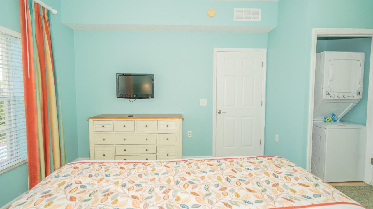 Two-Bedroom Condo Sofa Bed Full Kitchen
