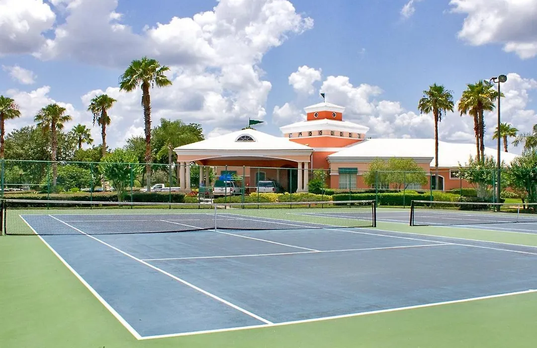 Florida Resort Condos Surrounded By Lush Tropical Landscapes-1