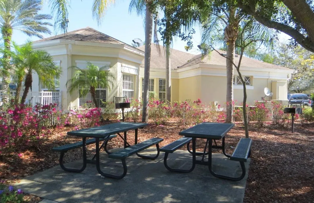 Stunning 4 Bedroom 3 Bath Pool Home In Windsor Palms Resort-1