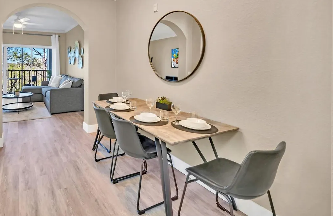 Bright & Modern 2Br Condo With Pool & Hot Tub, Near Disney!-1