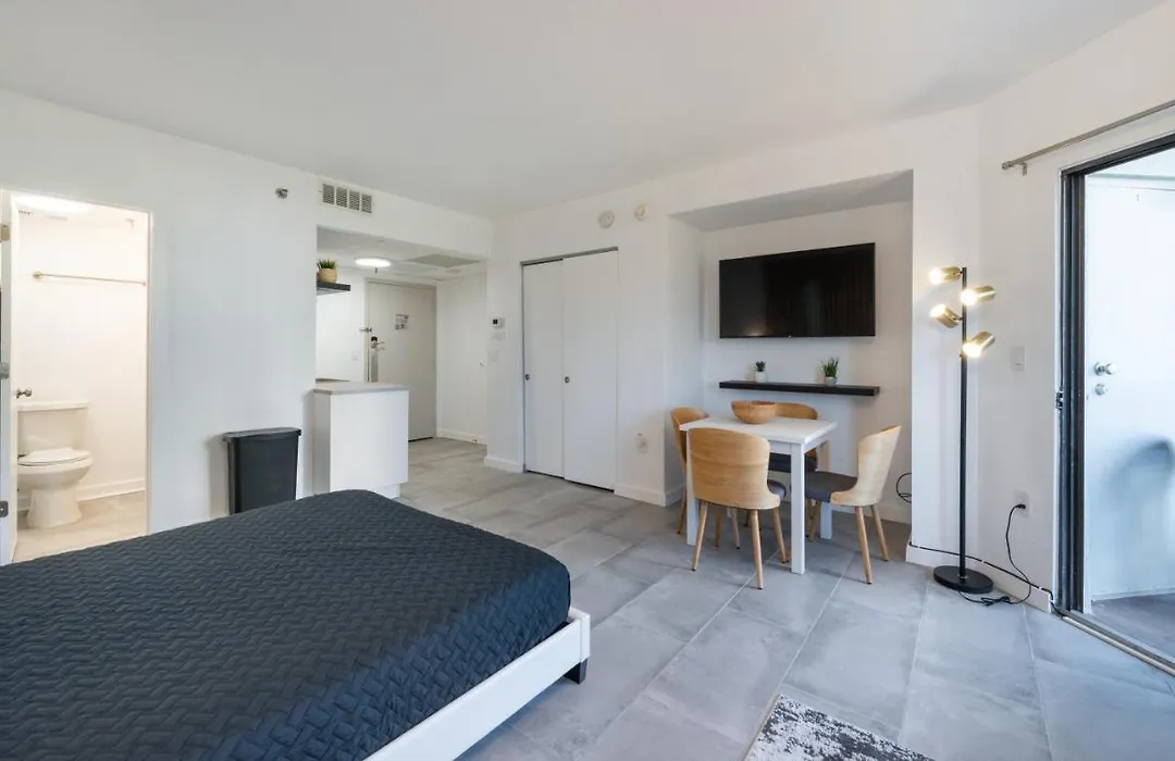 Spacious Studio Close To Theme Parks-1