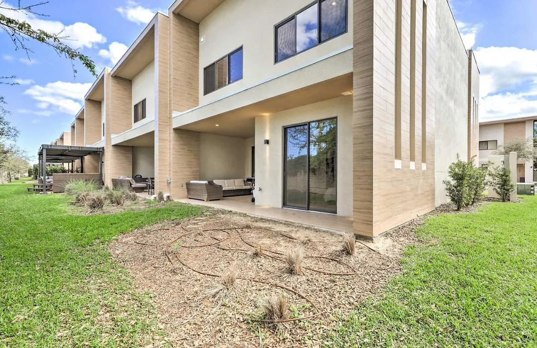 Luxe Kissimmee Getaway About 2 Mi To Disney World-1