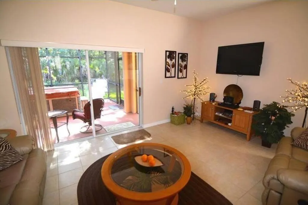 Bright & Sunny 4 Bedroom 4 Bath Home Near Attractions-1