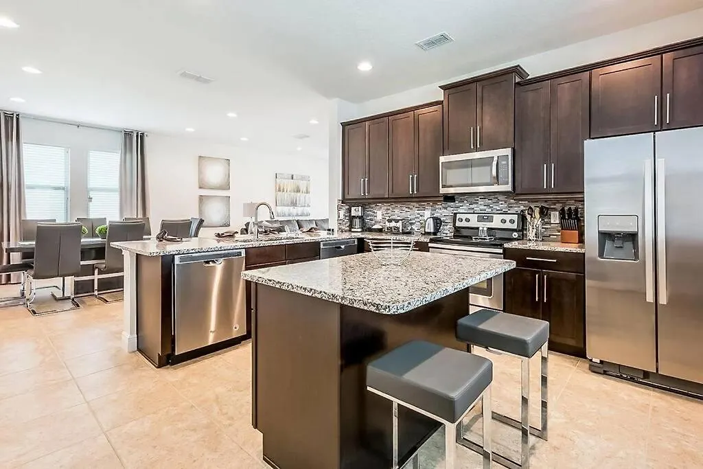 6 Bedroom 7 Bath Luxury Villa With A Private Pool-1