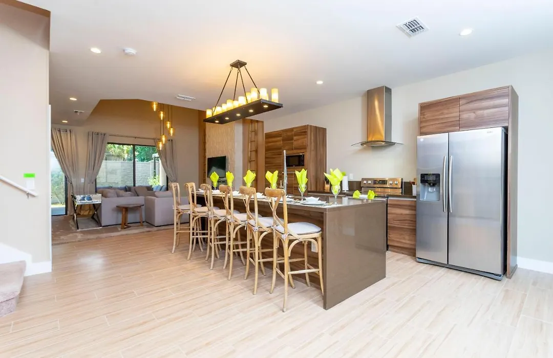 Splendid 3 Bd Close To Disney @ Magic Village 7527-1