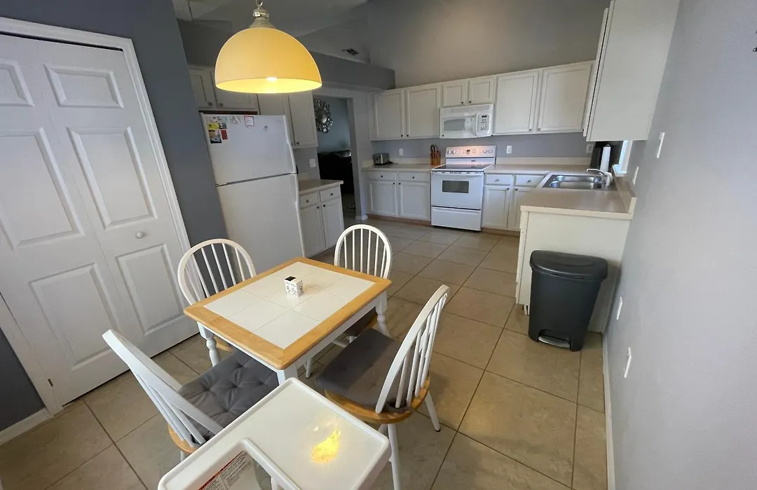 3 Bedroom Villa With Poolside Cinema And Games Room Close To Theme Parks Sleeps 6-1