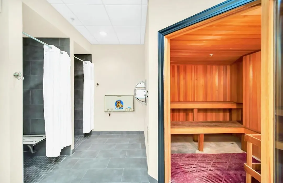 Near Disney - Spacious 3Br - Pool And Hot Tub-1