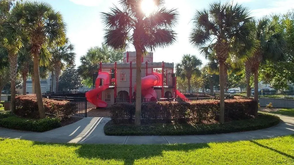 Create Magic Moments Steps Away From Comm, Pool Condo-1