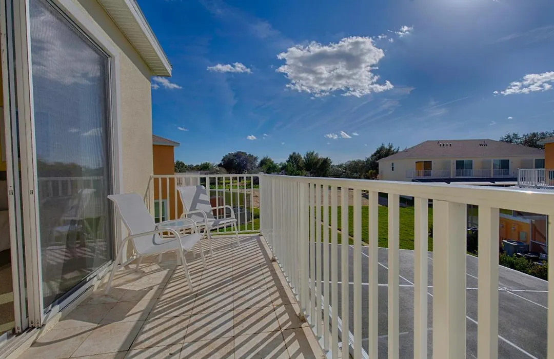Modern 8 Guest End Town Home Pool Balcony 1507-1
