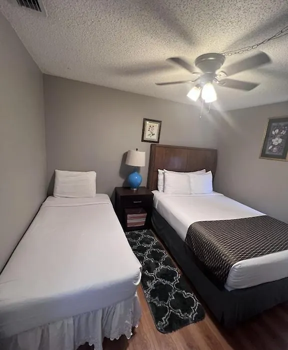 Family Paradise. 3 Bedrooms, 2 Bathrooms.-1
