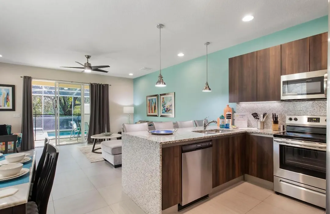 4 Beds 3 Baths Free Pool Heat-1