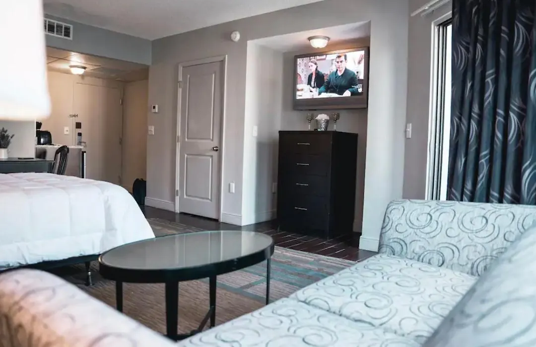 Enclave Hotel And Suites Studio-1