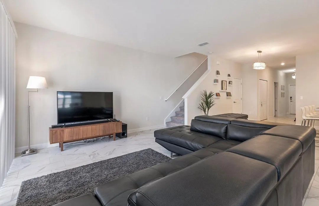 5 Bedrooms - 4 Bathrooms - Storey Lake4849 Rc-1