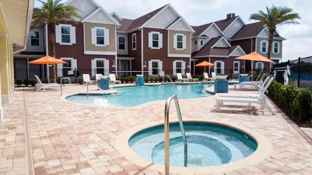 4 Bedrooms 4,5 Bathrooms Summerville 2652 Ss-1
