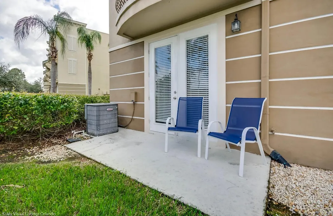 Spacious Vista Cay Townhome Newly Furnished-1