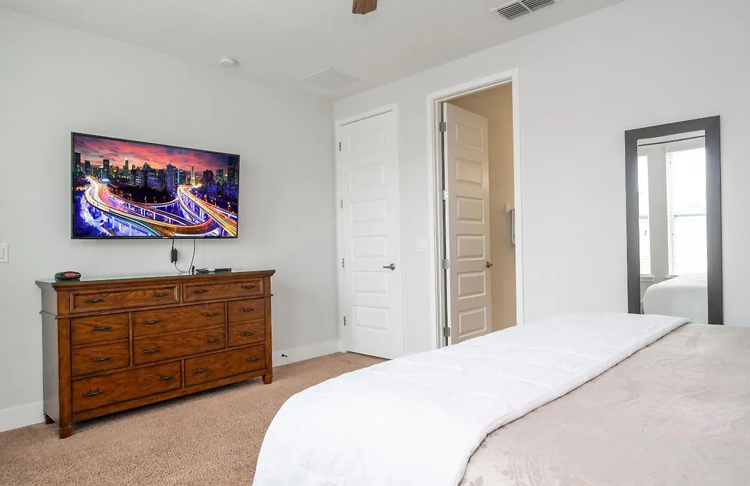 Enchanting Encore Escape: 8Br Oasis Near Disney Magic-1