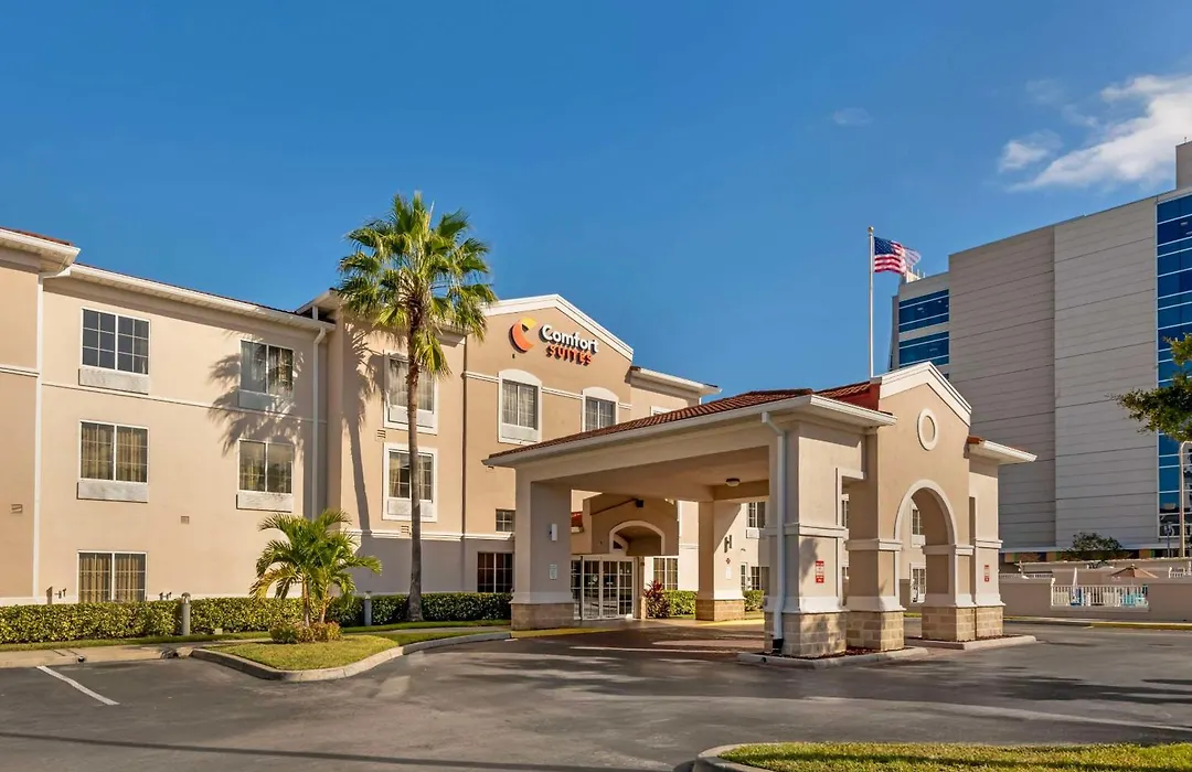 Comfort Suites Downtown-1