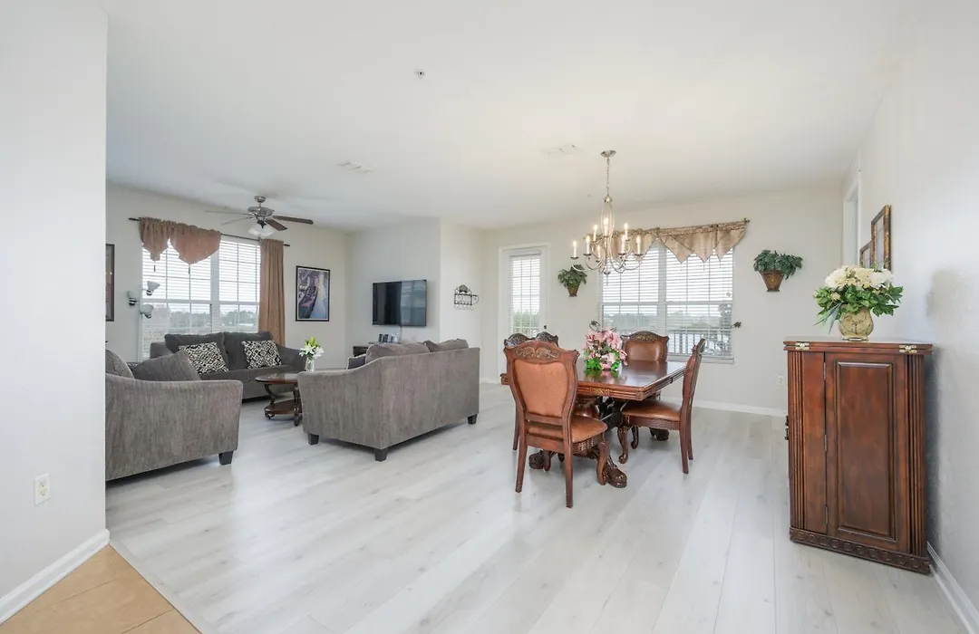 Epic Universe Vista Cay Lakeview Condo - 1019-1