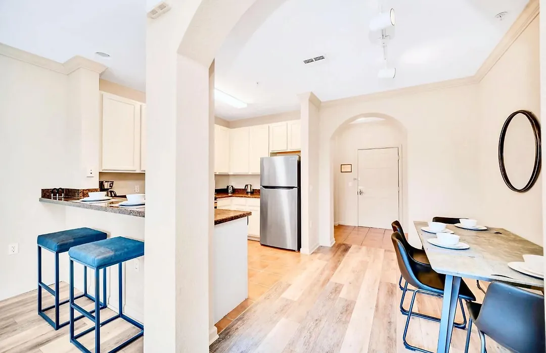 Luxury 2Br Condo - Pool - Near Disney-1